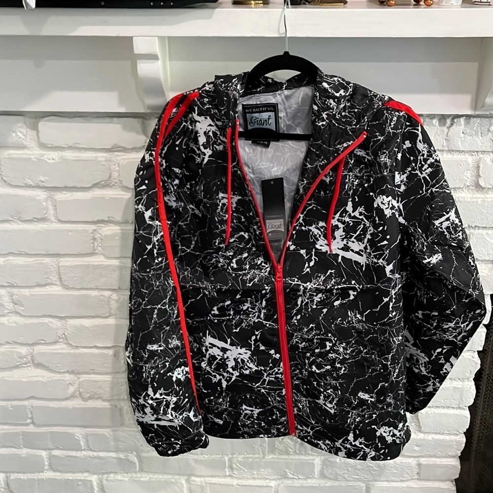 Beautiful giant windbreaker size M